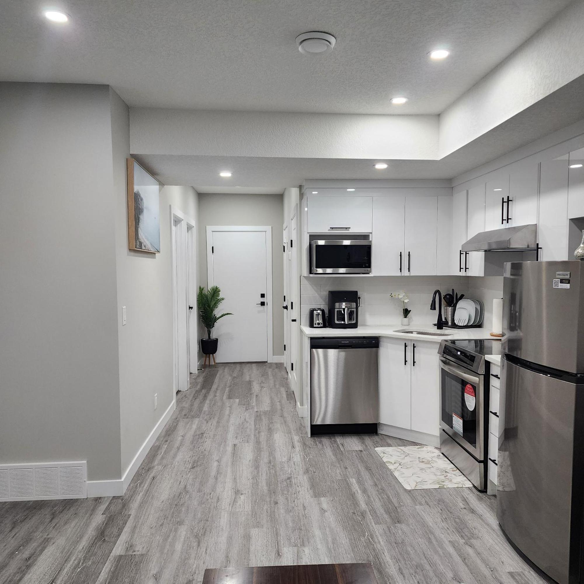Fabulous And Cozy Guest Suite YYC 외부 사진